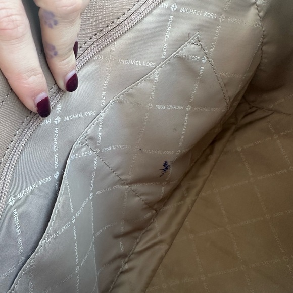 Black Leather Satchel with Top Handle and Zipper Closure - Picture 6 of 6